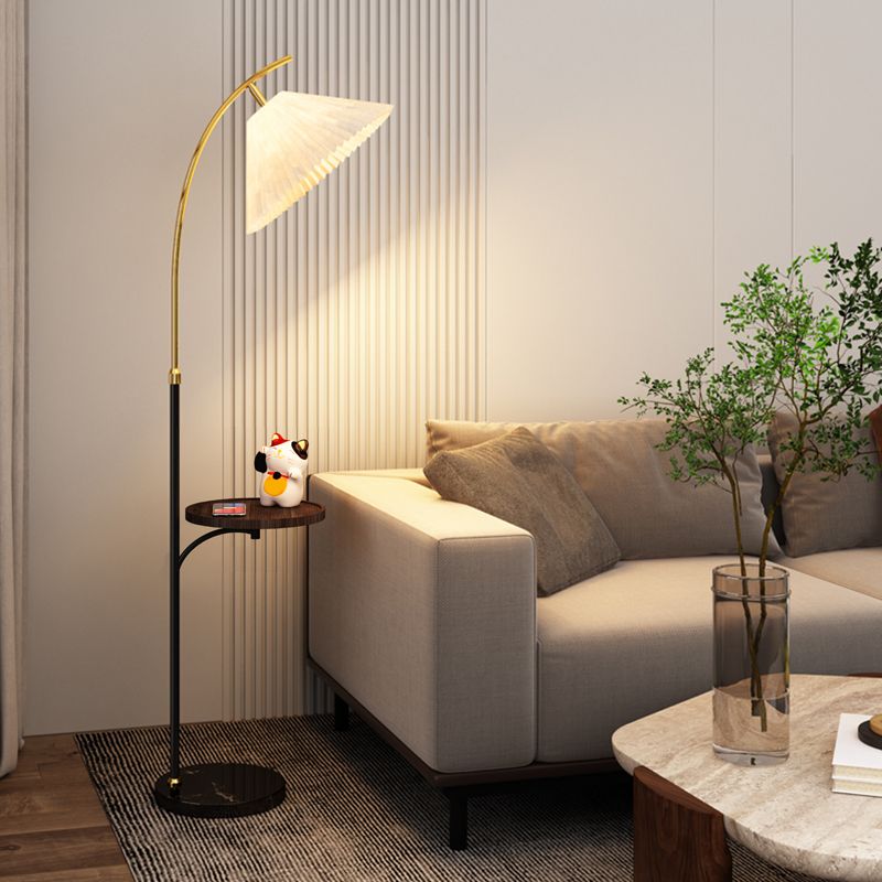 Muto Lampadaire Avec Table Parapluie Moderne LED Abat Jour Blanc Métal Tissu Chambre à Coucher/Salon - Neutralighting