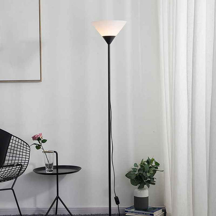 Lampadaire Valentina en Acrylique – Ambiance Chaleureuse