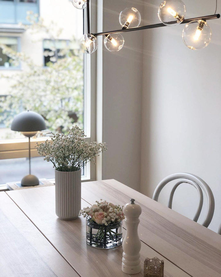 Lustra Chandelier en Verre avec Structure en Acier Noir Linéaire - Neutralighting