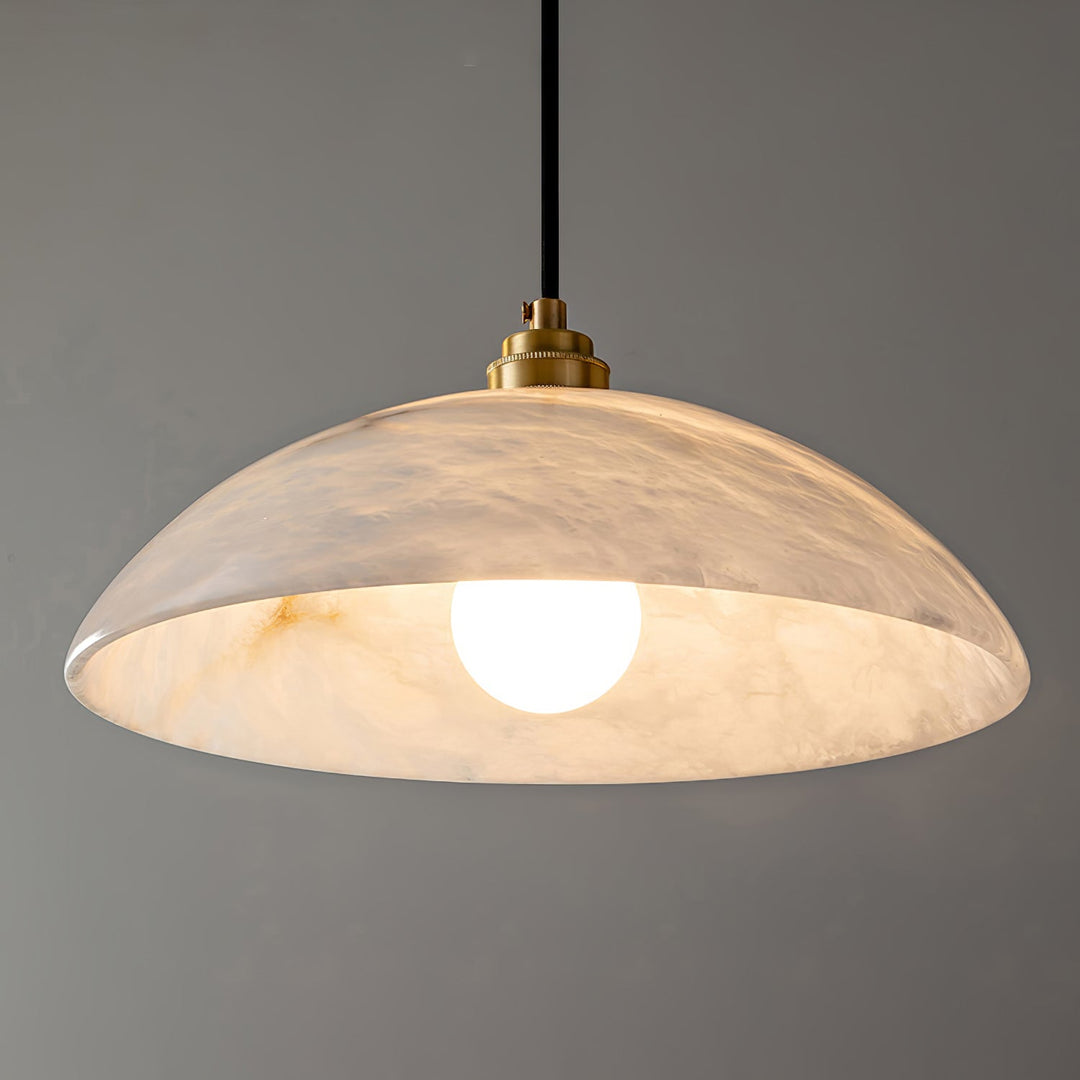 Delin Suspension Dôme en Albâtre &amp; Laiton - Neutralighting