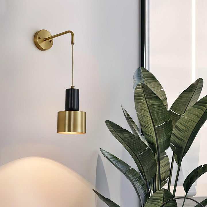 Alvina Applique Murale Moderne Minimaliste en Laiton - Neutralighting