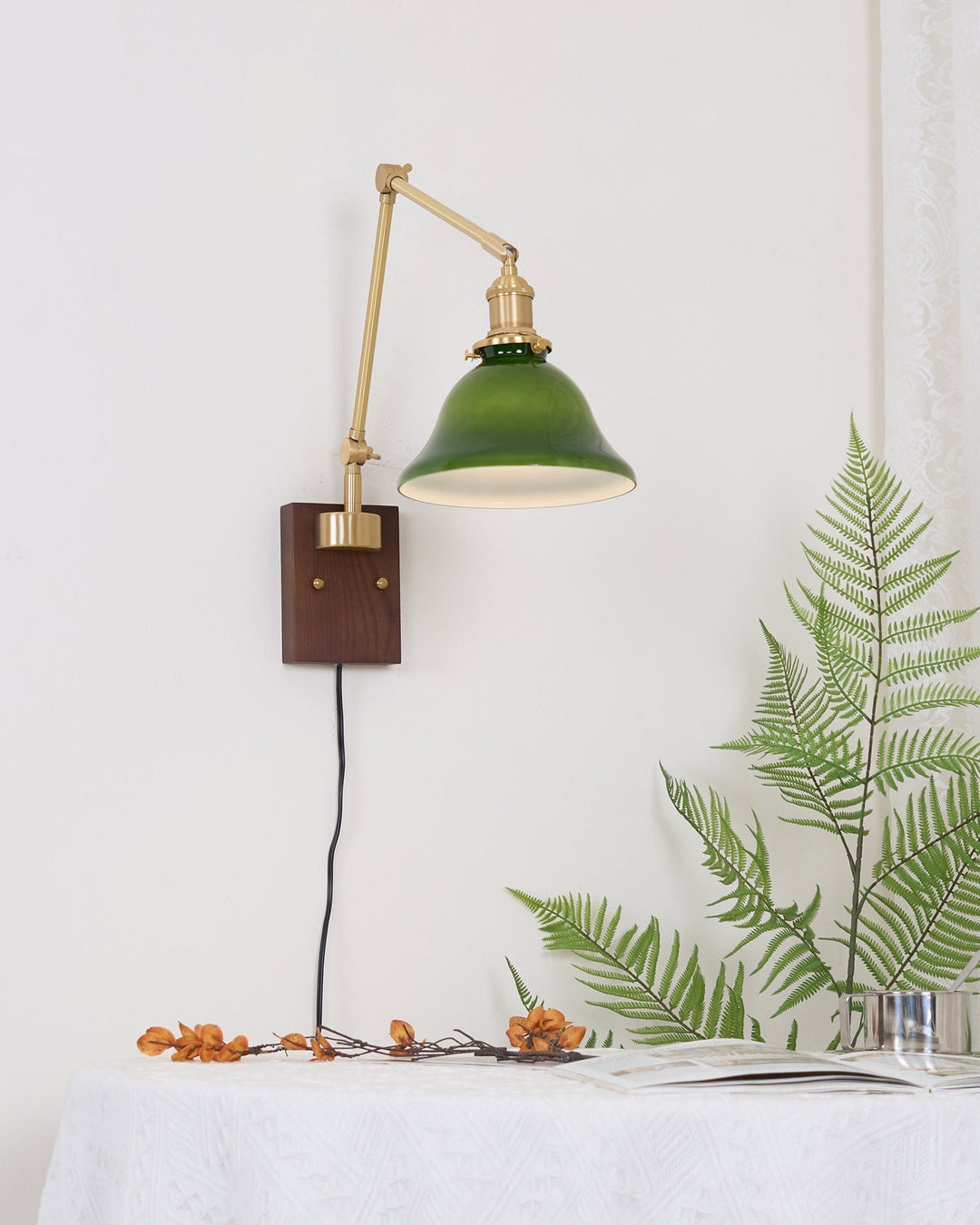 Vionde Applique murale réglable en laiton et verre vert - Neutralighting