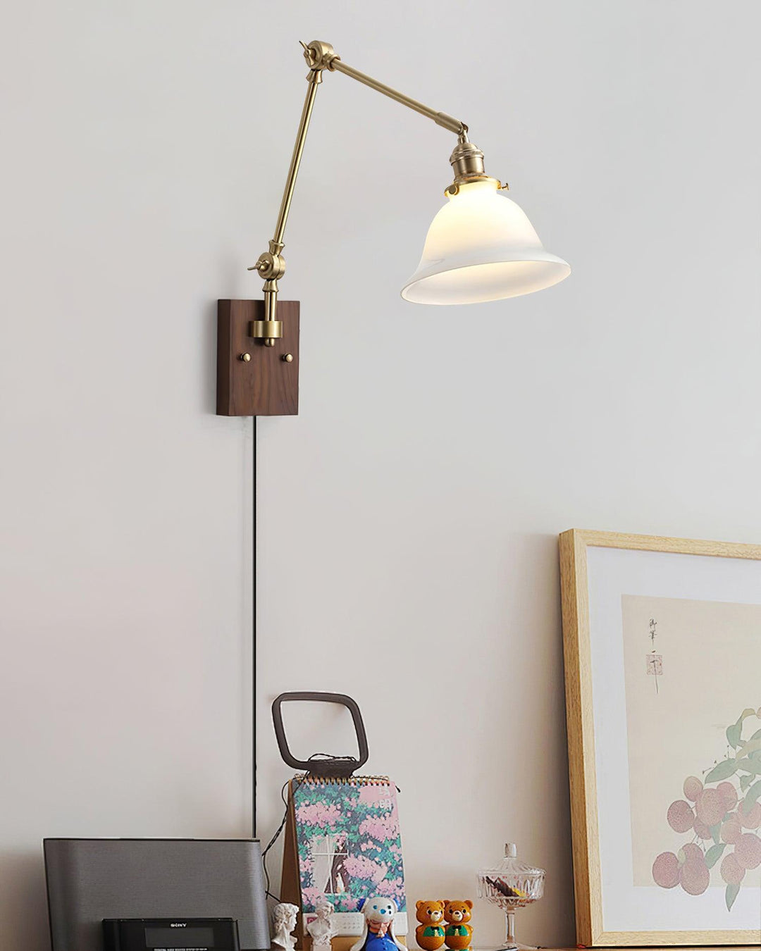 Vionde Applique murale réglable en laiton et verre vert - Neutralighting