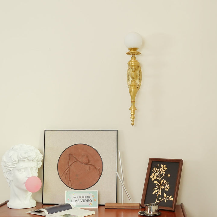 Nara Applique Murale Classique Élégante en Laiton - Neutralighting