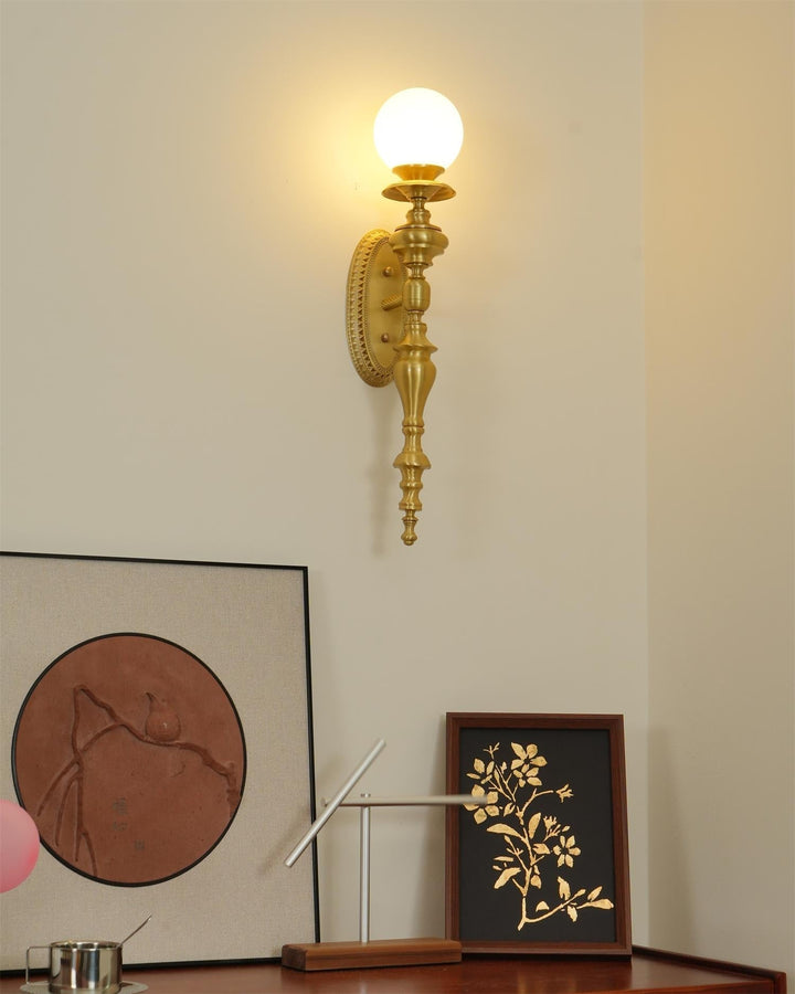 Nara Applique Murale Classique Élégante en Laiton - Neutralighting