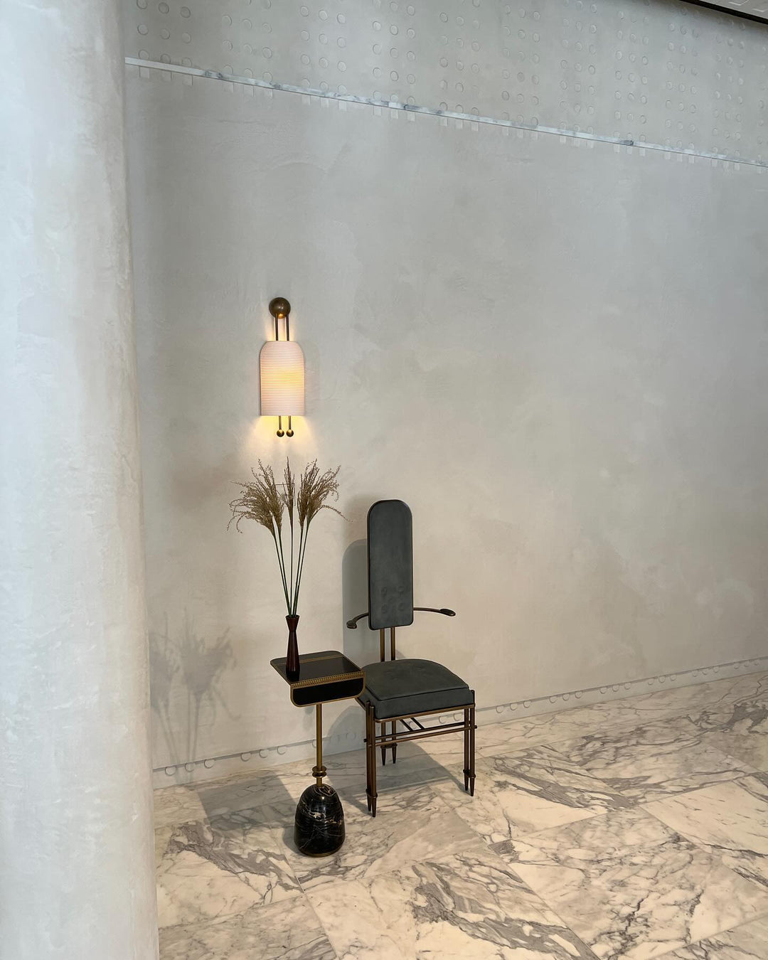 Lustra Applique Murale en Verre Opale Barres Dorées - Neutralighting