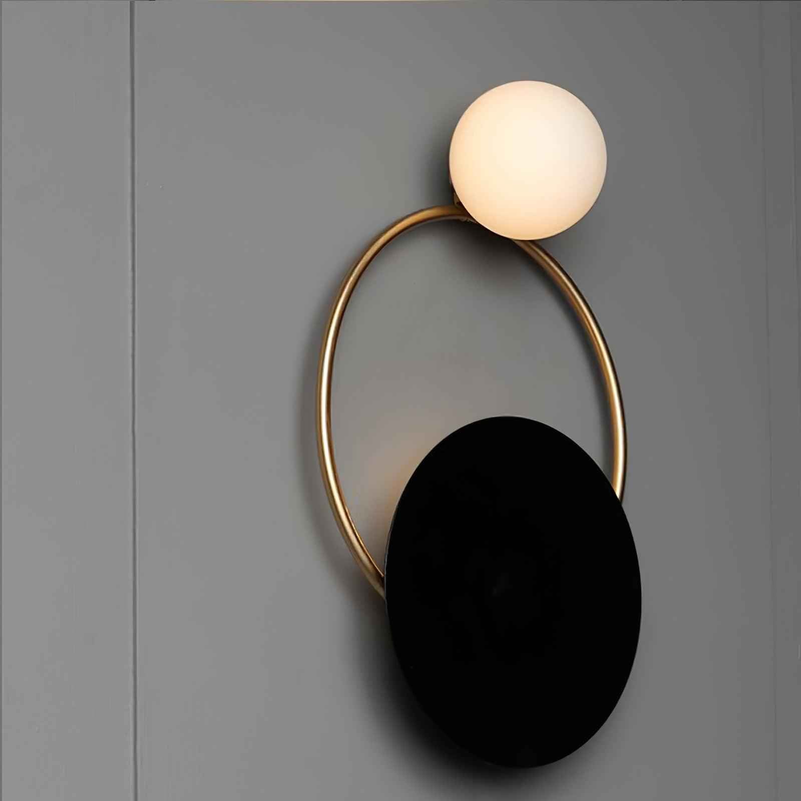 Arisha Applique Murale LED Moderne à Triple Anneau, Métal/Verre, Noir/Or, Chambre à Coucher - Neutralighting