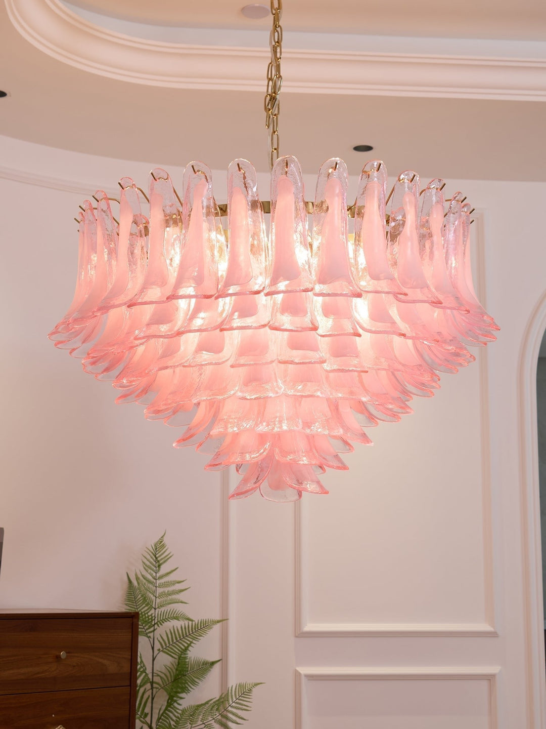 Aurora Chandelier en Verre Rose Pâle Élégant - Neutralighting