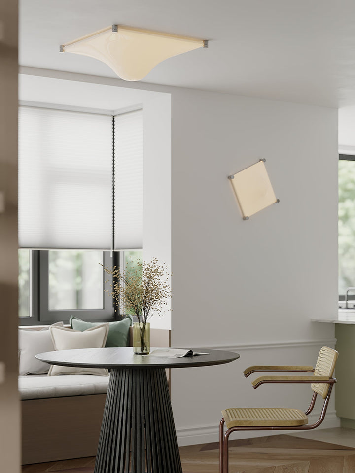 Bolla Plafonnier Courbe Triangle Abat-jour Minimaliste - Neutralighting