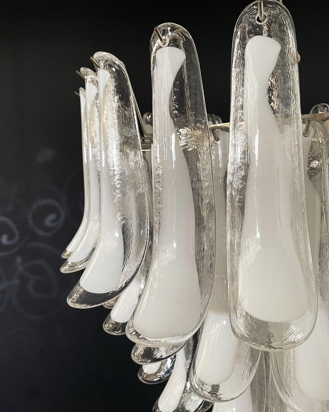 Zinc Lustre en Verre et Métal Postmoderne de Luxe en Forme de Pétale - Neutralighting