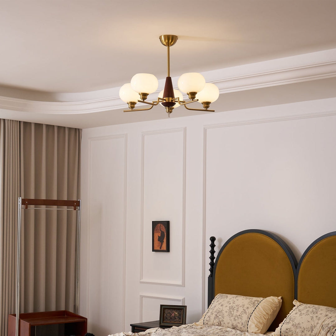 Lustra Chandelier en Noyer avec Globes en Verre Opale - Neutralighting