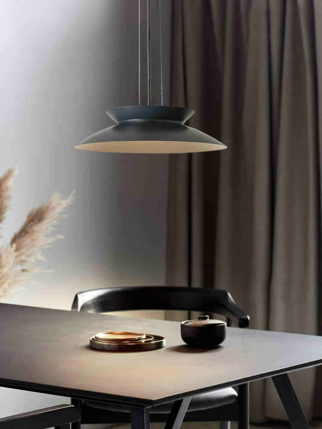 Lampe Evlaeus en Acrylique – Design Contemporain