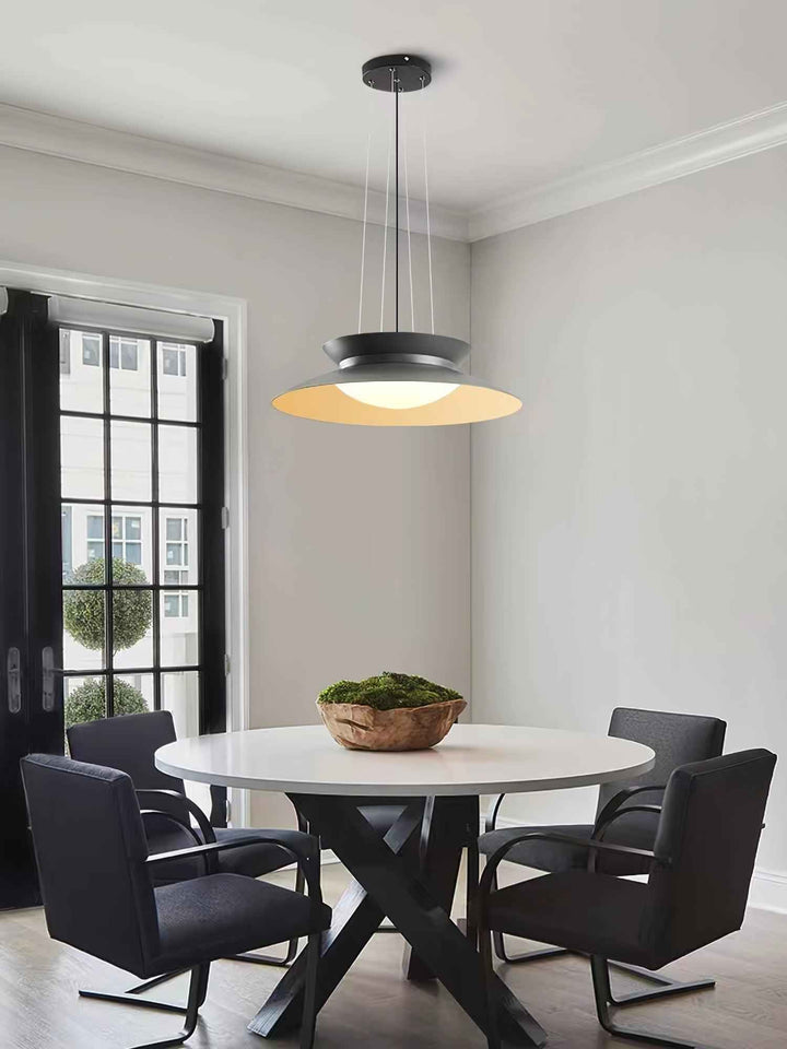 Lampe Evlaeus en Acrylique – Design Contemporain