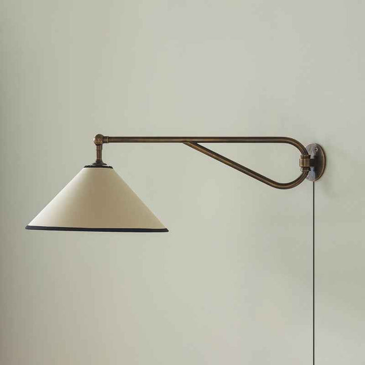 Lampe Gild en Laiton – Design Contemporain