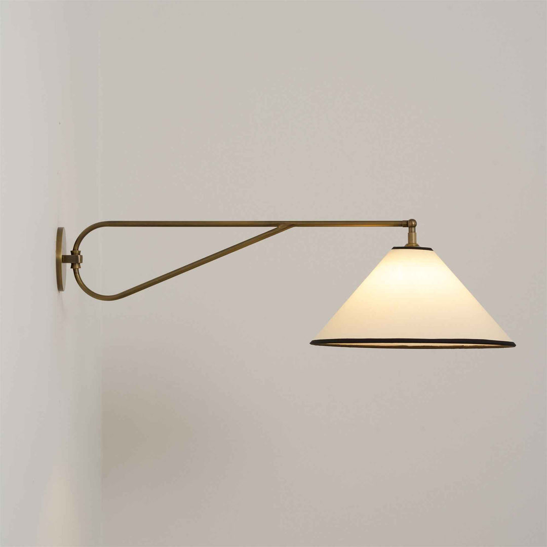 Lampe Hymn en Laiton – Design Contemporain