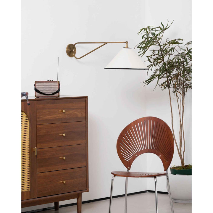 Lampe Hymn en Laiton – Design Contemporain