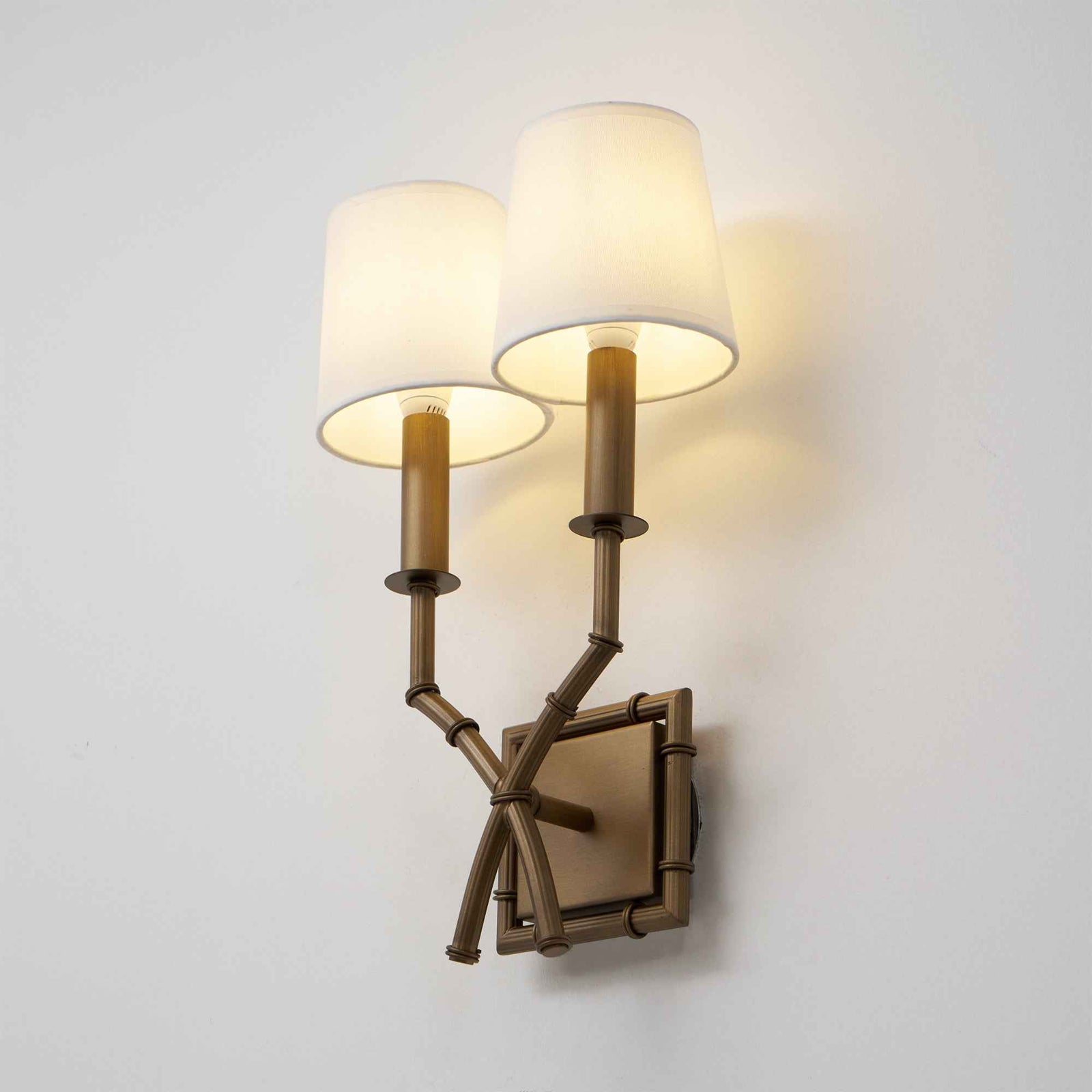 Lampe Yelp en Verre – Design Contemporain