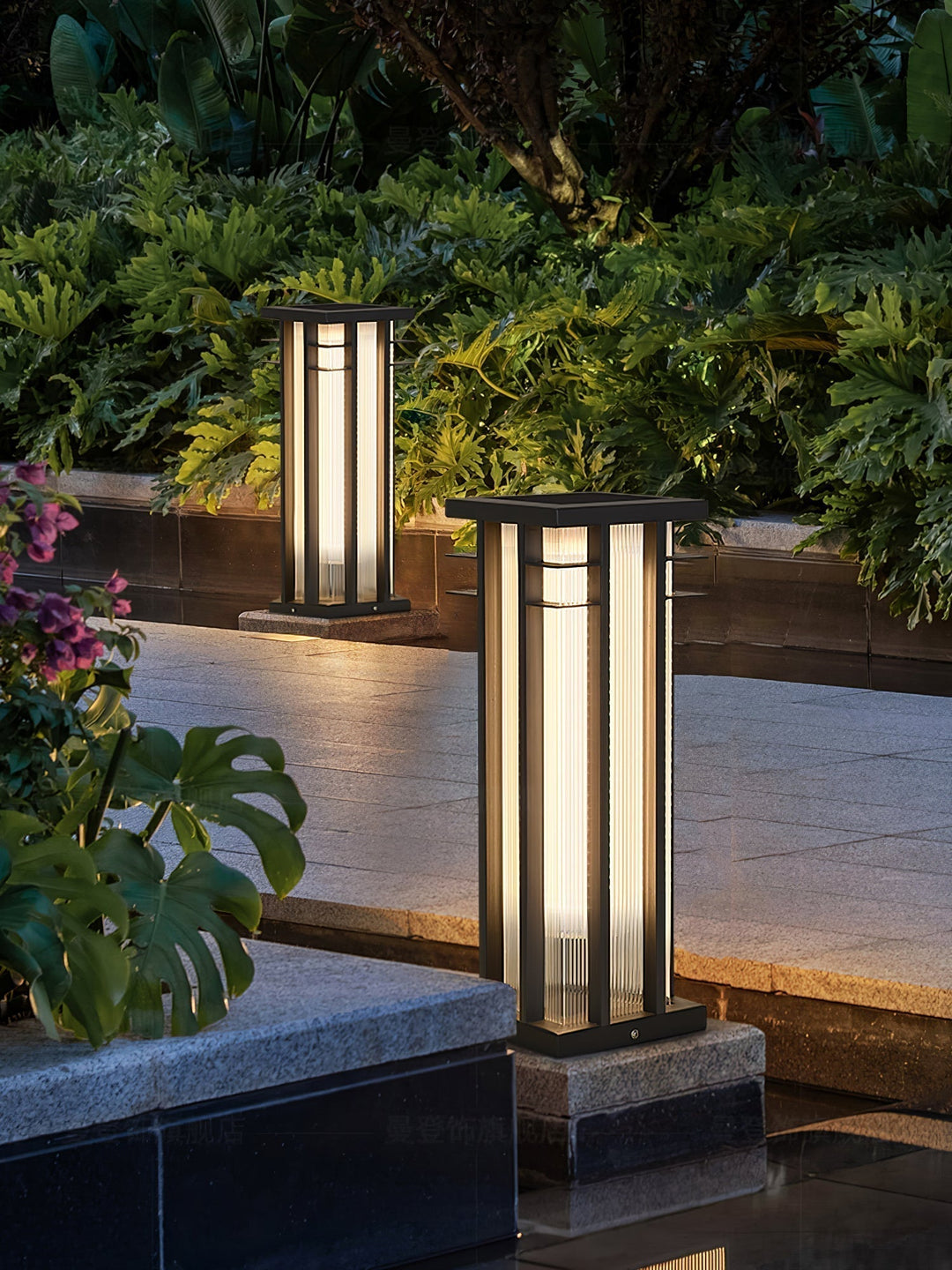 Strata Double Axe Extérieur Poteau Lumière - Neutralighting