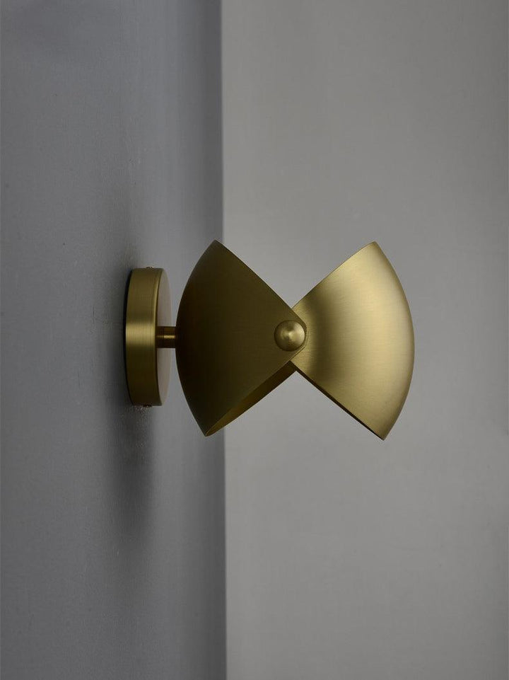 Luno Applique Murale en Laiton Élégante - Neutralighting