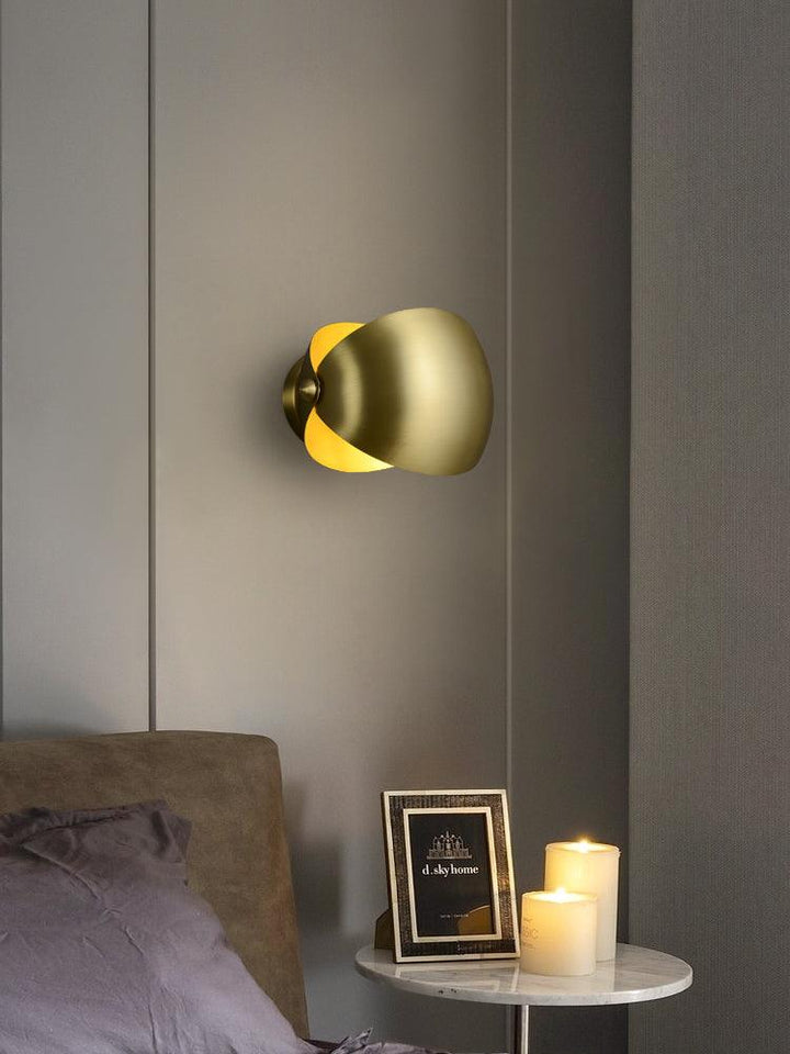 Luno Applique Murale en Laiton Élégante - Neutralighting