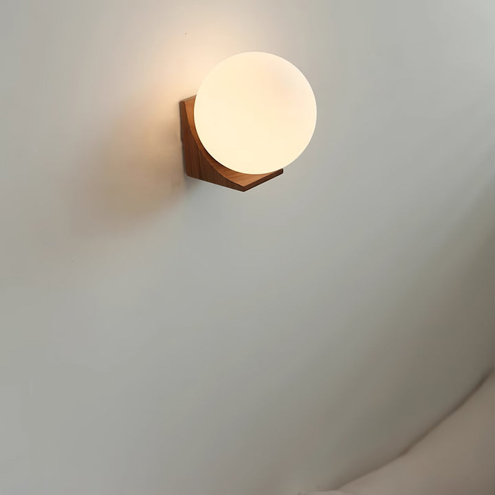 Icarara Applique murale moderne minimaliste en bois et verre Orb - Neutralighting