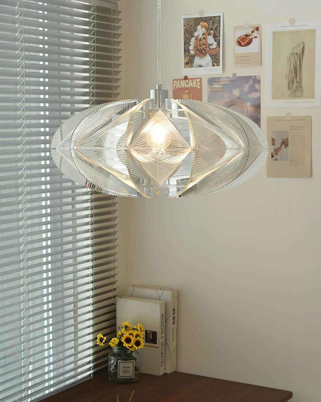 Lampe yra en Acier – Design Contemporain