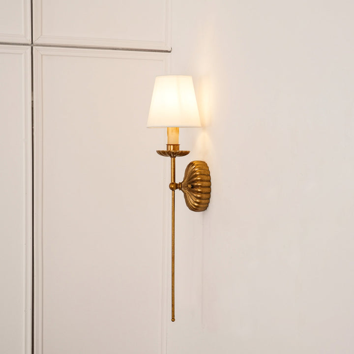 Axiom Applique Murale en Métal Doré Antique et Tissu Industriel Vintage - Neutralighting