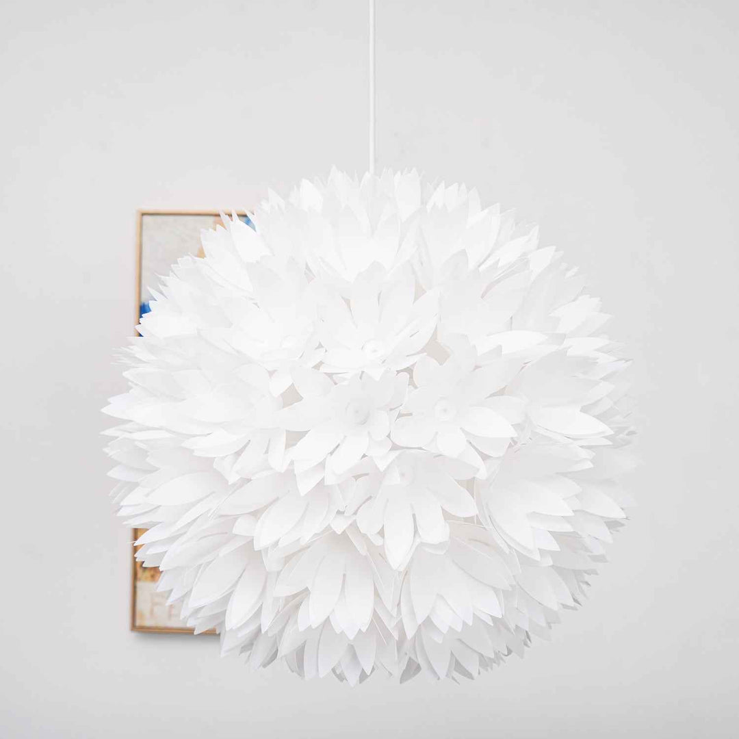 Lampe Celaeisra en Métal – Design Contemporain