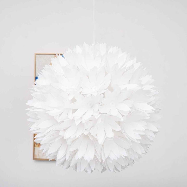 Lampe Celaeisra en Métal – Design Contemporain