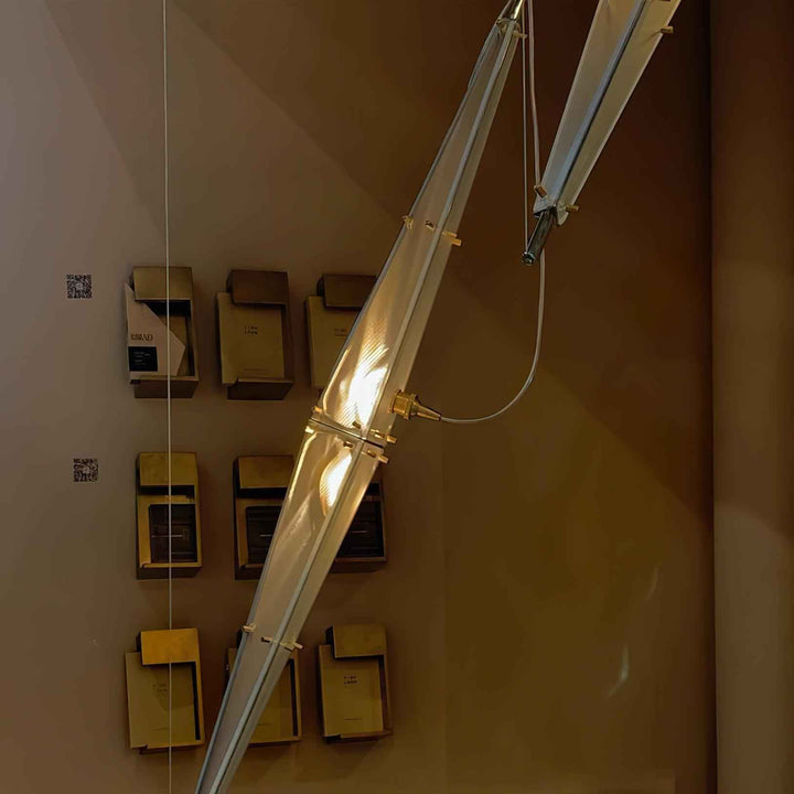 Lampe Adan en Acrylique – Design Contemporain