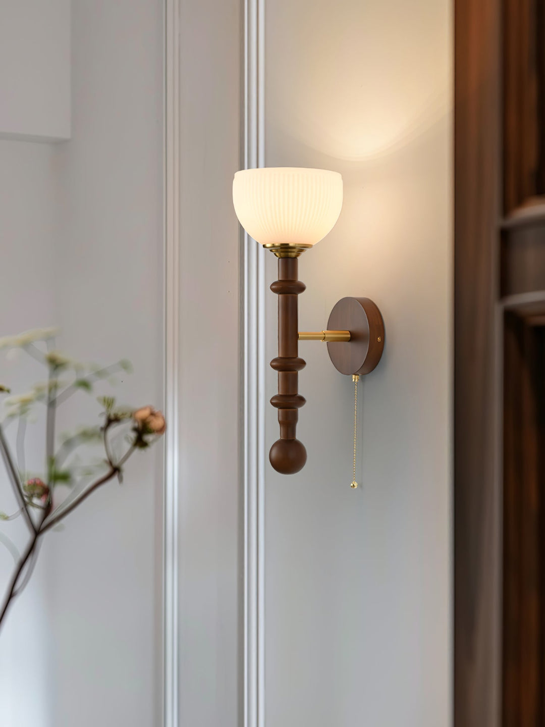 Hilda Roma Elegance Wood Sconce Wall lamp - Neutralighting
