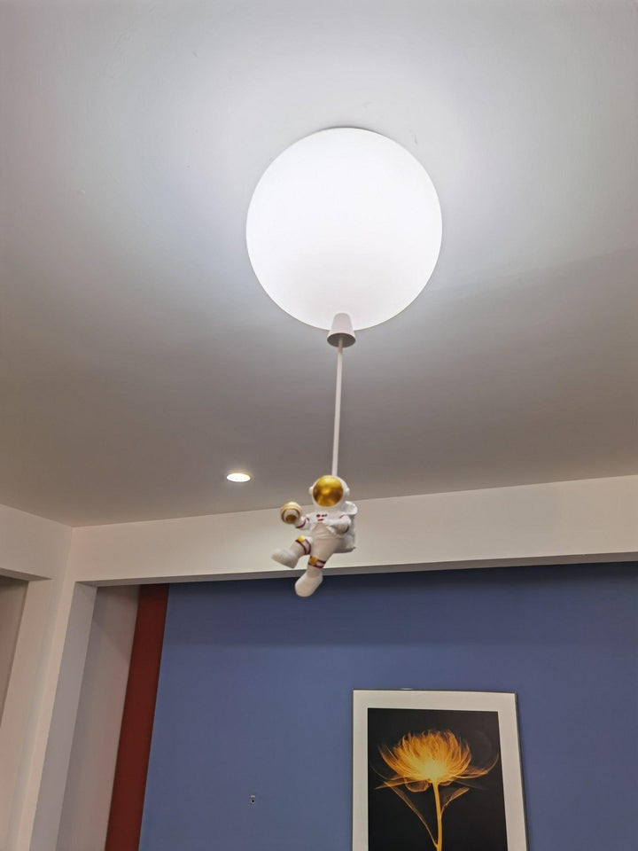 Solara Lampe Plafonnier Acrylique Ballon Astronaute - Neutralighting
