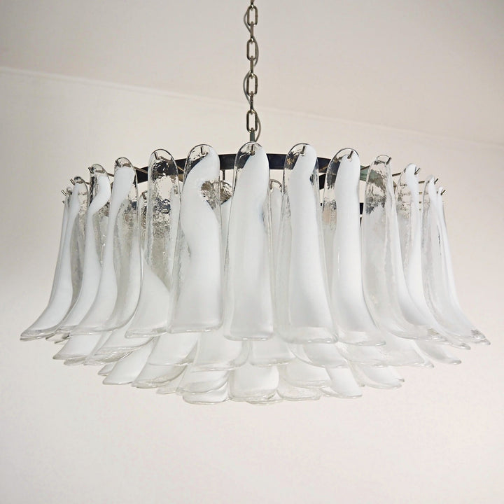 Aurora Chandelier Pétale en Verre de Murano Blanc Élégant - Neutralighting
