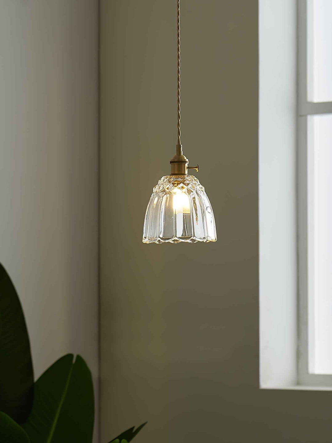 Nerithce Suspension Luxueuse en Laiton et Verre - Neutralighting