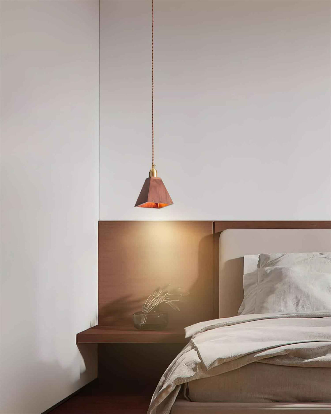 Lampe Emberin en Laiton – Design Contemporain