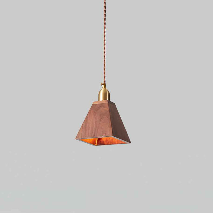 Lampe Emberin en Laiton – Design Contemporain