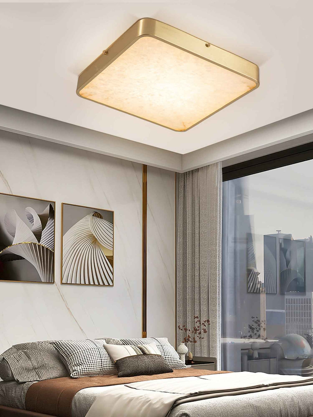 Lampe Uzoror en Laiton – Design Contemporain