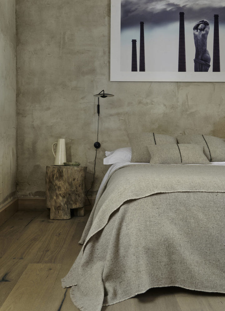 Abnormal Classic Modern Minimalist Plug-In Wall Lamp - Neutralighting