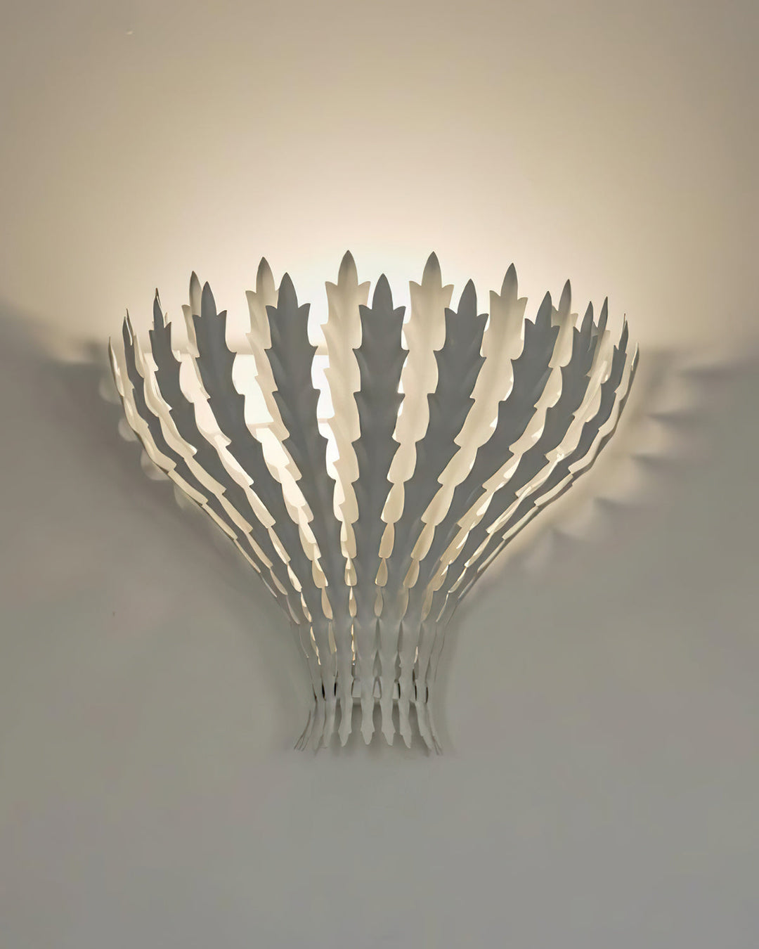 Applique Murale Fait à La Main Feuille Motif Corps Élégant - Neutralighting
