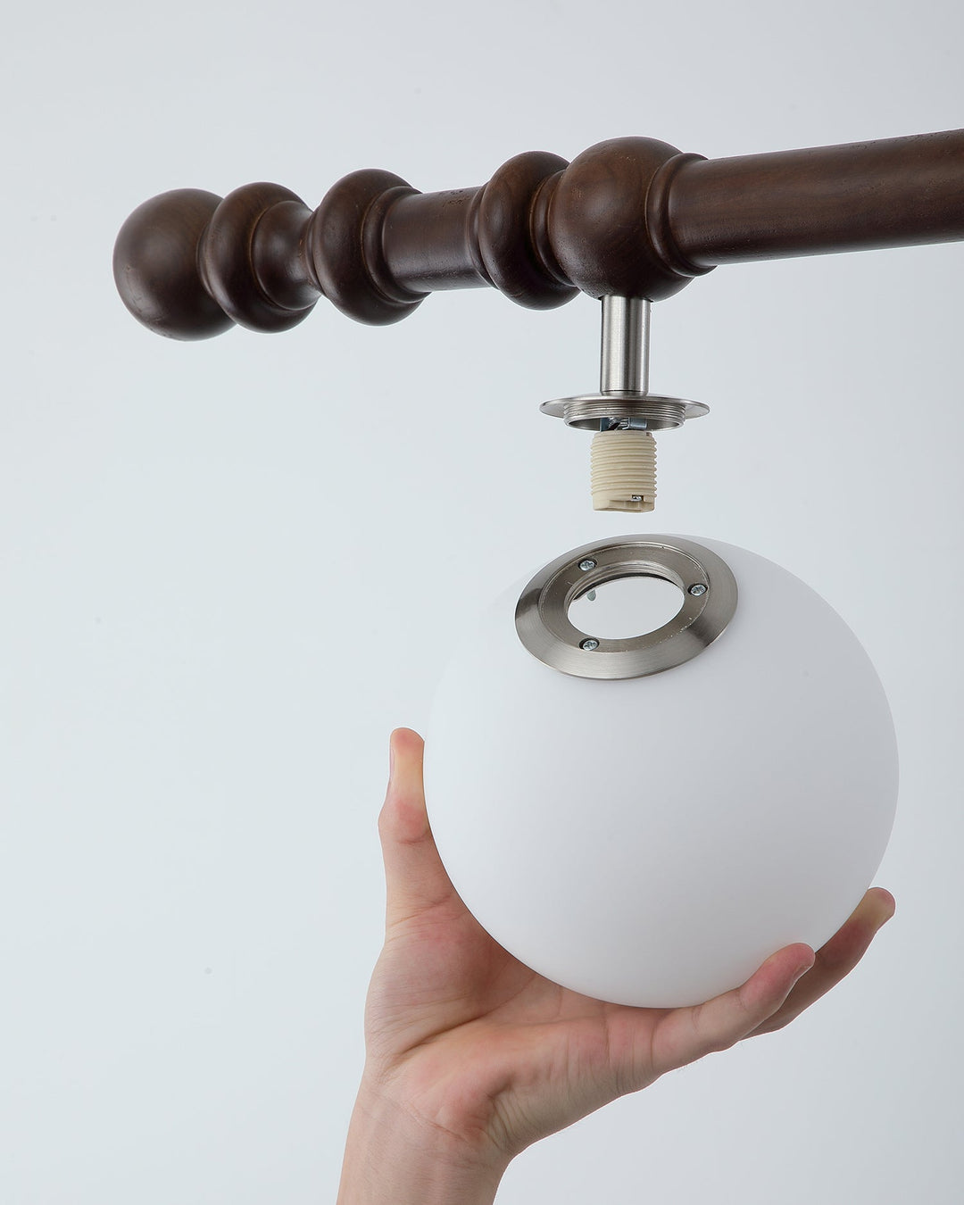 Hayes Lustre Bois Linéaire Boules en Verre - Neutralighting