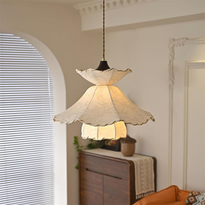 Lampe Suspension Abat-jour en Tissu Superposé à Bords Scallop Bois Minimaliste - Neutralighting