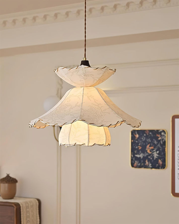 Lampe Suspension Abat-jour en Tissu Superposé à Bords Scallop Bois Minimaliste - Neutralighting