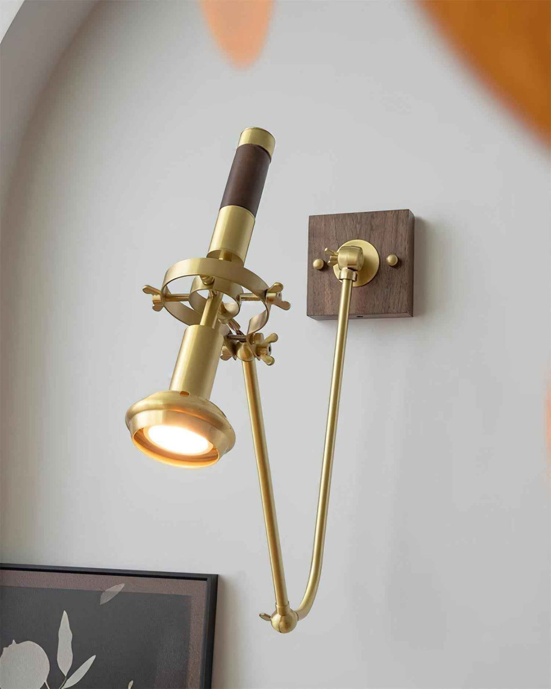 Lampe Cirra en Laiton – Design Contemporain