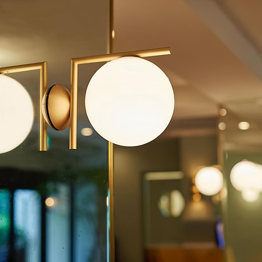 Joanna Applique Murale Moderne Minimaliste en Verre Soufflé Opale - Neutralighting