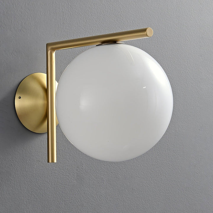 Joanna Applique Murale Moderne Minimaliste en Verre Soufflé Opale - Neutralighting