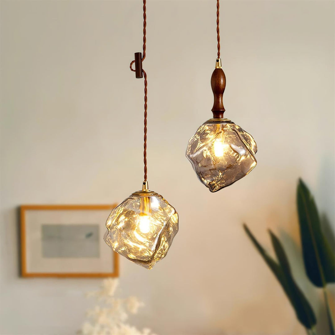 Virelli Lampe Pendante Bois de Noyer Abat-jour Cube en Verre Sculptural Chic - Neutralighting