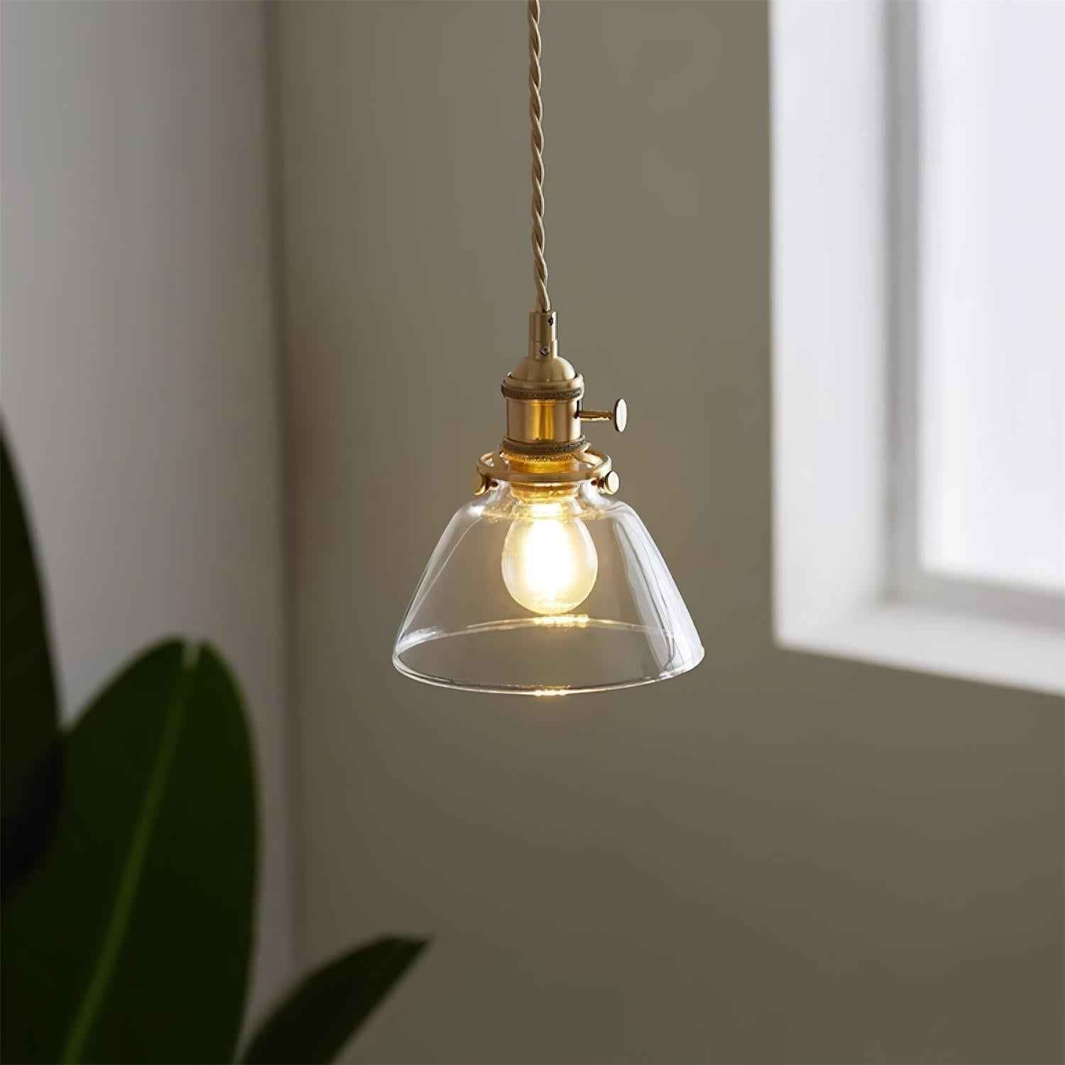 Lampe Glint en Laiton – Élégance Moderne