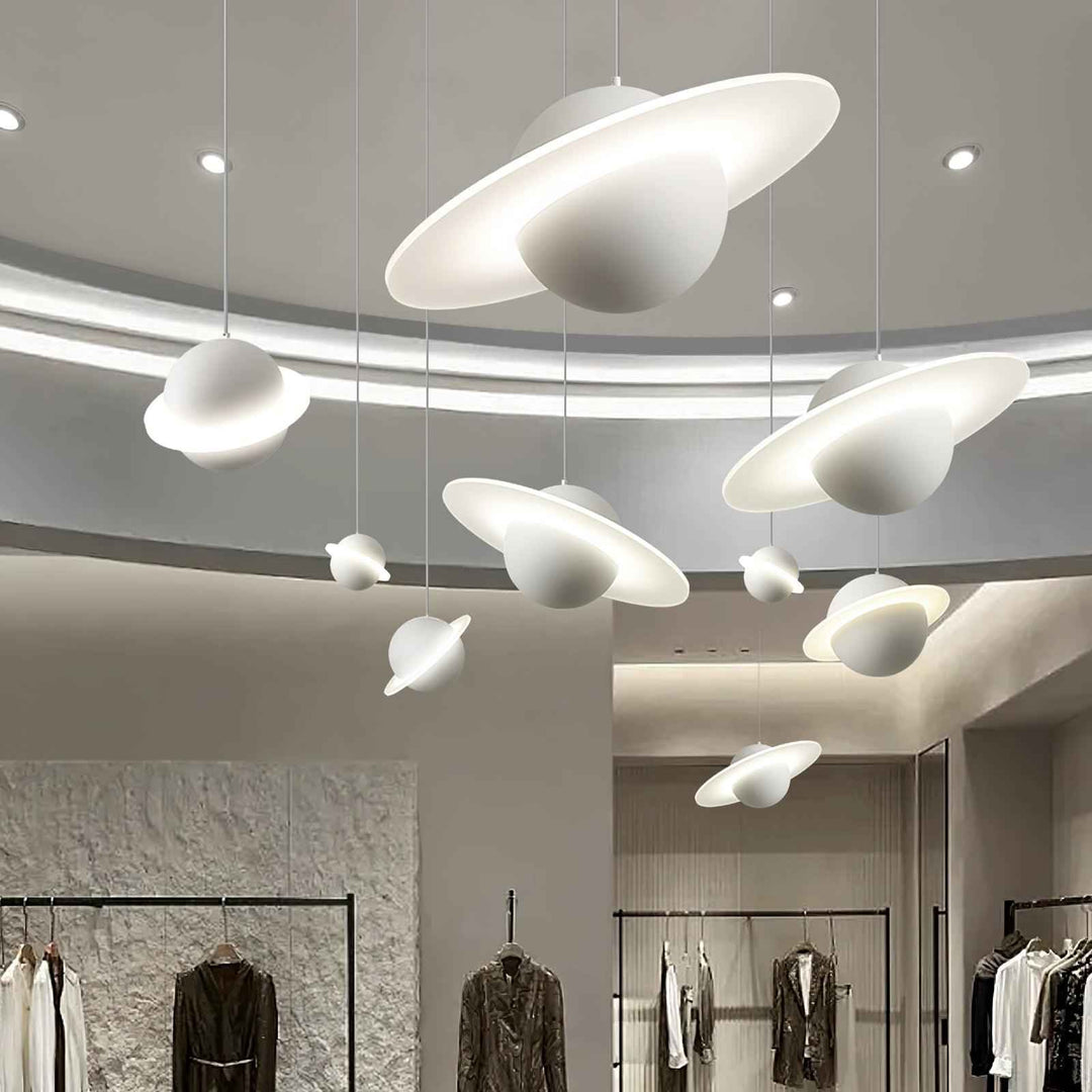 Lampe or en Fer – Design Contemporain
