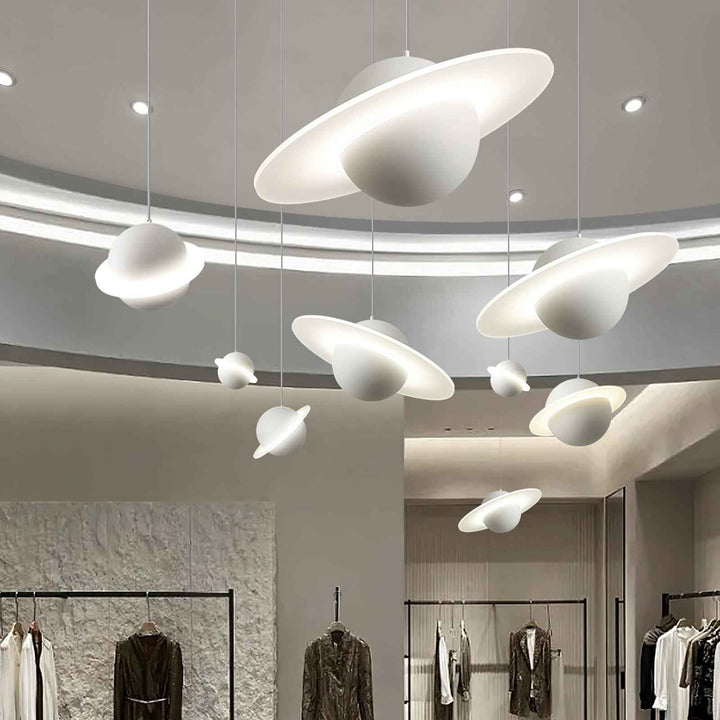 Lampe or en Fer – Design Contemporain