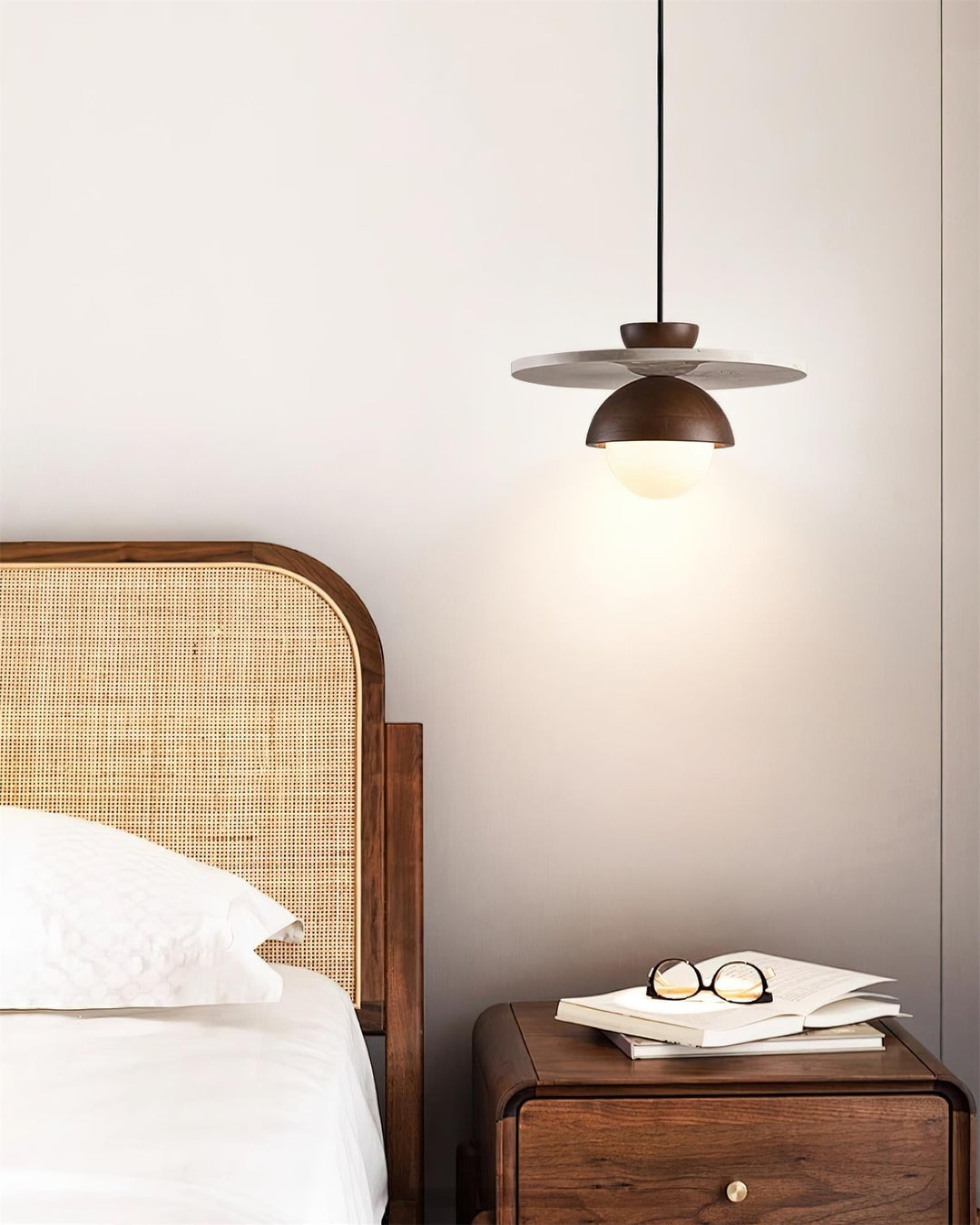 Virelli Lampe Pendante Globe en Verre Disque en Travertin Bois de Noyer Naturel - Neutralighting